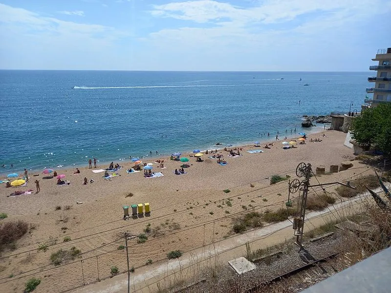 Playa La Platjola en Sant Pol de Mar, Barcelona — foto 4 de 5