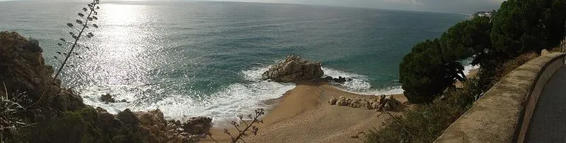 Playa de la Roca Grossa en Sant Pol de Mar, Barcelona — foto 9 de 10