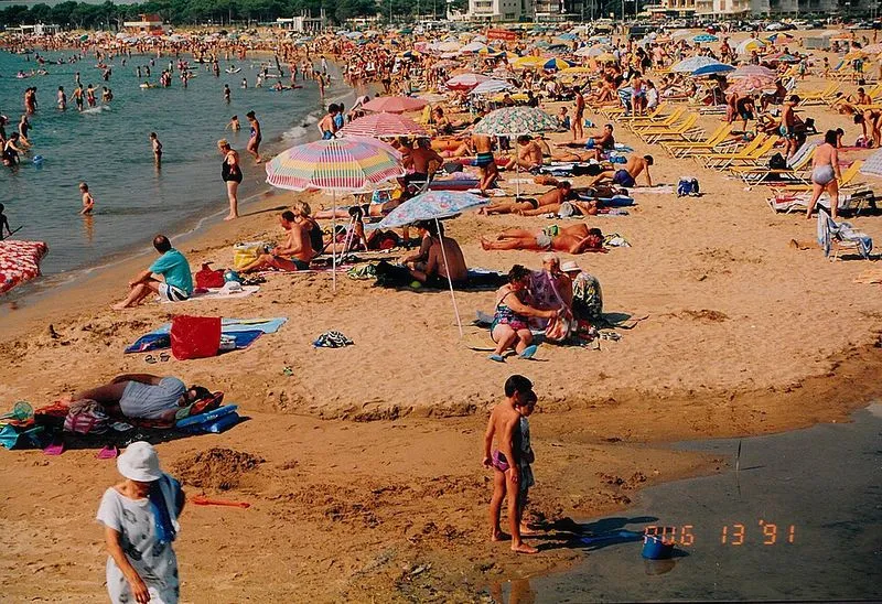 Playa La Rovina en Castelló d'Empúries, Gerona — foto 4 de 5