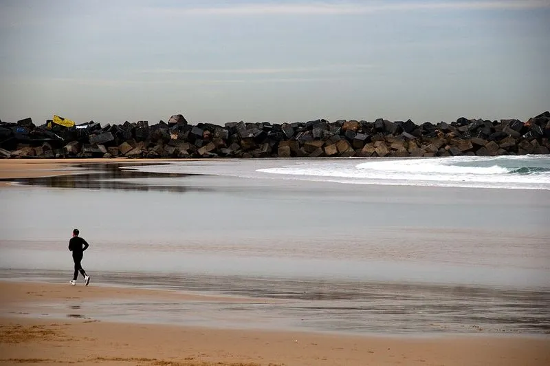 Playa La Zurriola en Donostia/San Sebastián, Guipúzcoa — foto 5 de 9