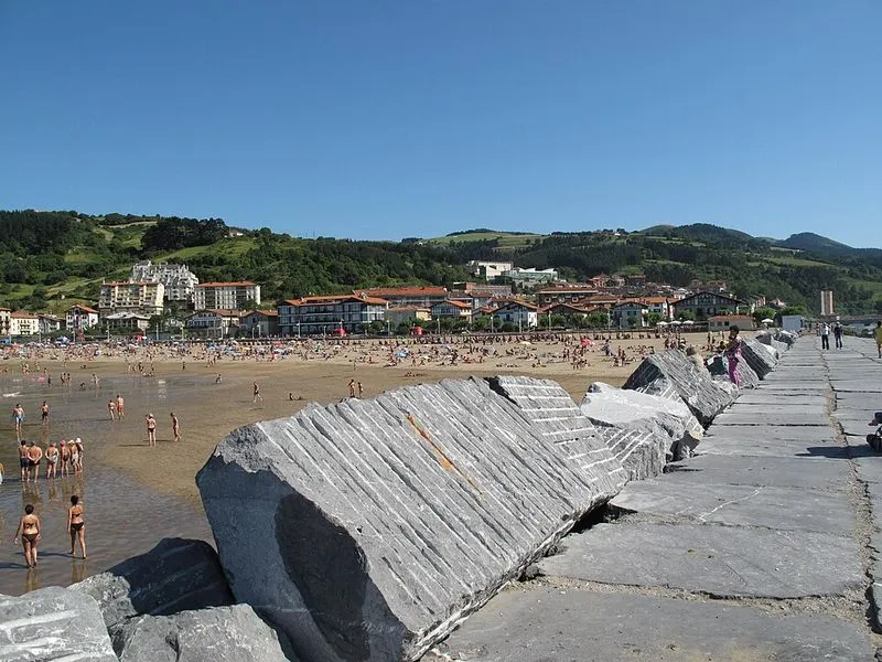 Playa Lapari en Deba, Guipúzcoa — foto 7 de 10