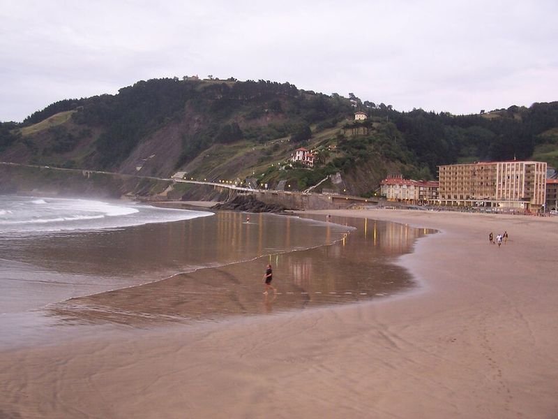 Playa Lapari en Deba