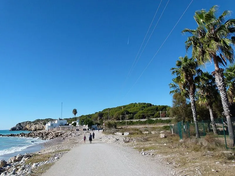 Playa Les Coves en Sitges, Barcelona — foto 3 de 7