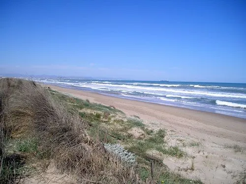 Playa de Les Devesses en Oliva, Valencia — foto 1 de 2