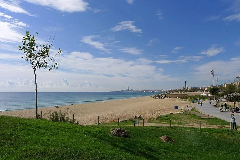 Playa Les Moreres en Montgat, Barcelona — foto 5 de 9