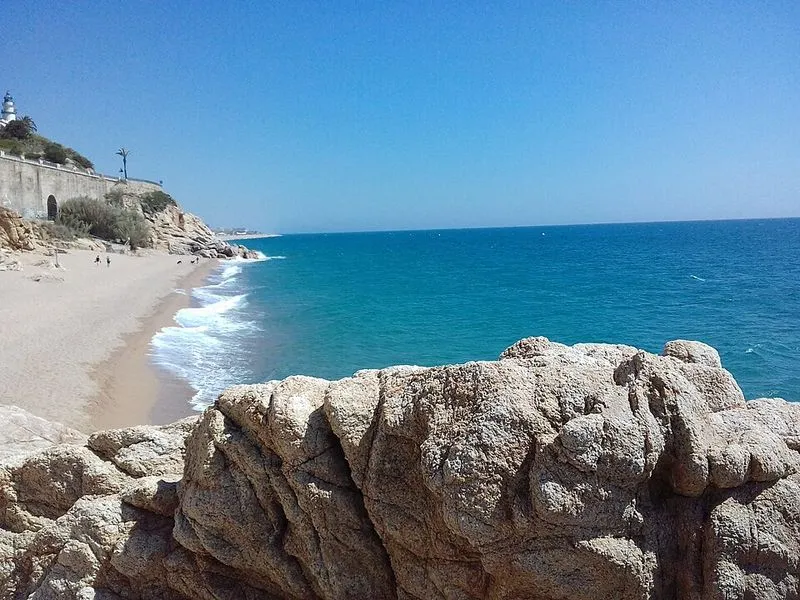 Playa Les Roques en Calella, Barcelona — foto 4 de 10