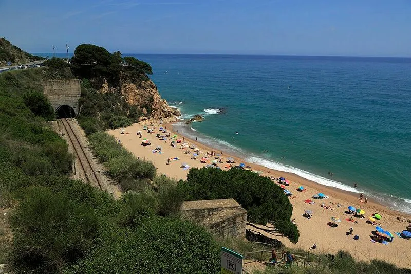 Playa Les Roques en Calella, Barcelona — foto 3 de 10