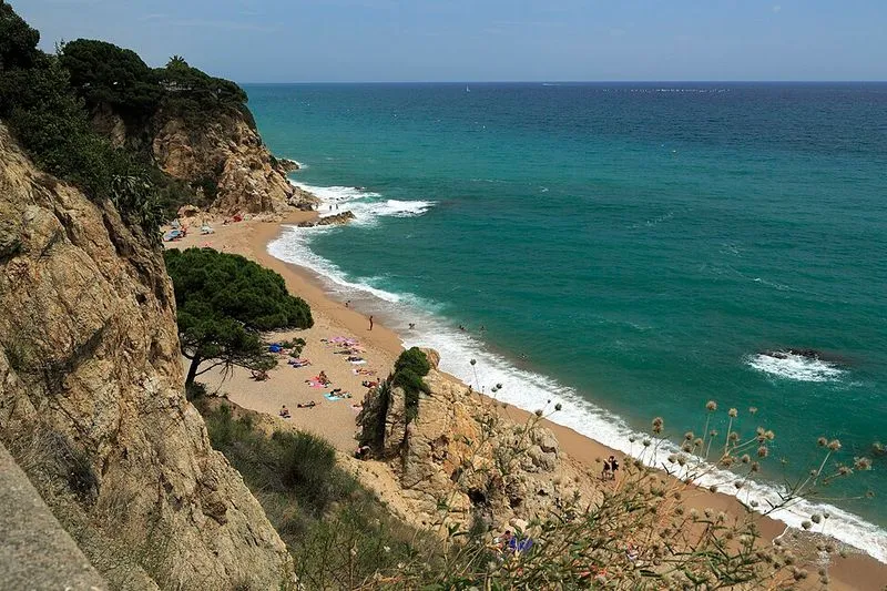 Playa Les Roques en Calella, Barcelona — foto 5 de 10