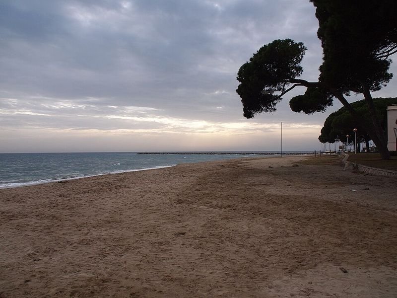 Playa L'Esquirol en Cambrils