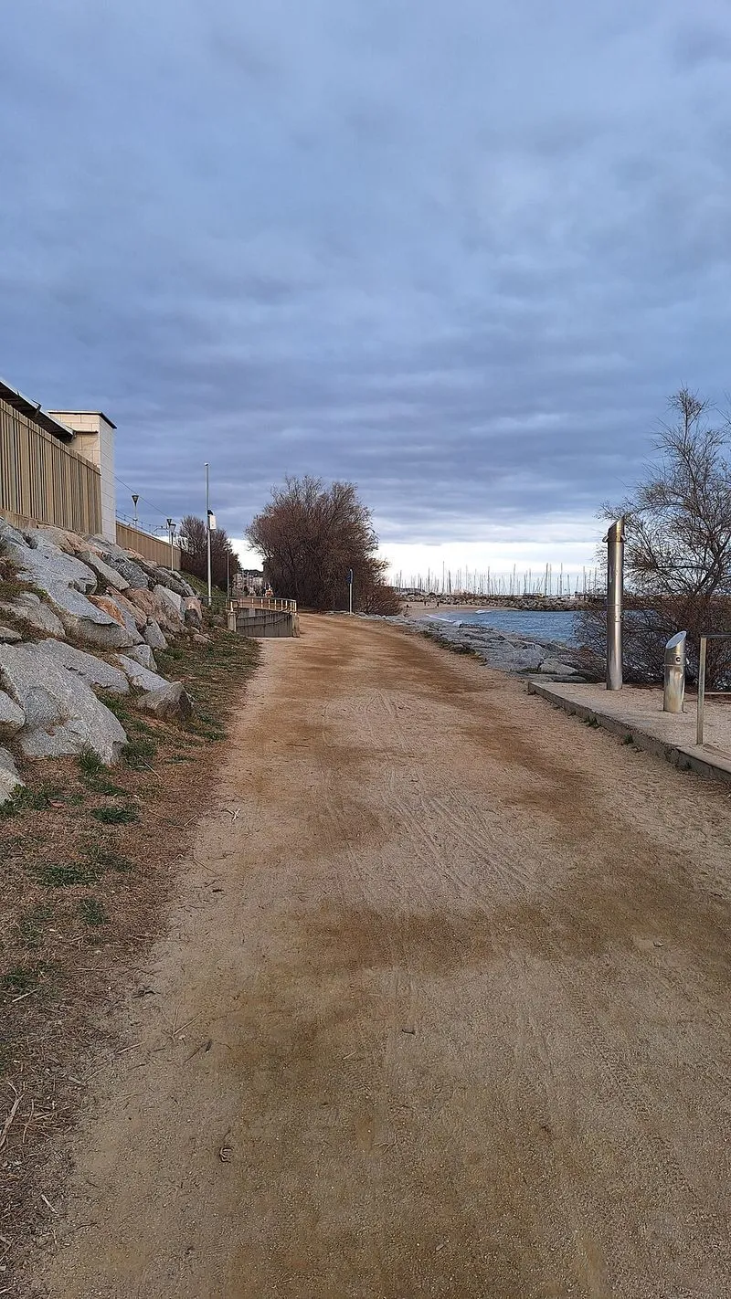 Playa de l'Estació en Sant Andreu de Llavaneres, Barcelona — foto 2 de 4