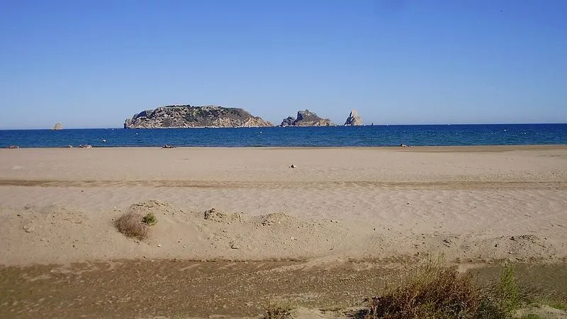 Playa de l'Estartit en Torroella de Montgrí, Gerona — foto 3 de 9