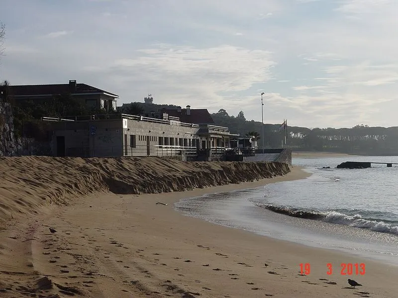 Playa Los Bikinis en Santander, Cantabria — foto 4 de 12