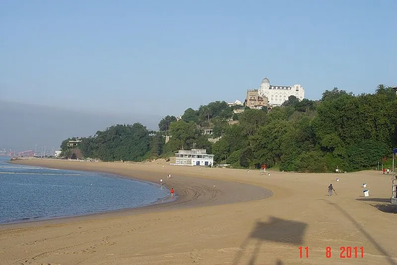 Playa Los Bikinis en Santander, Cantabria — foto 8 de 12