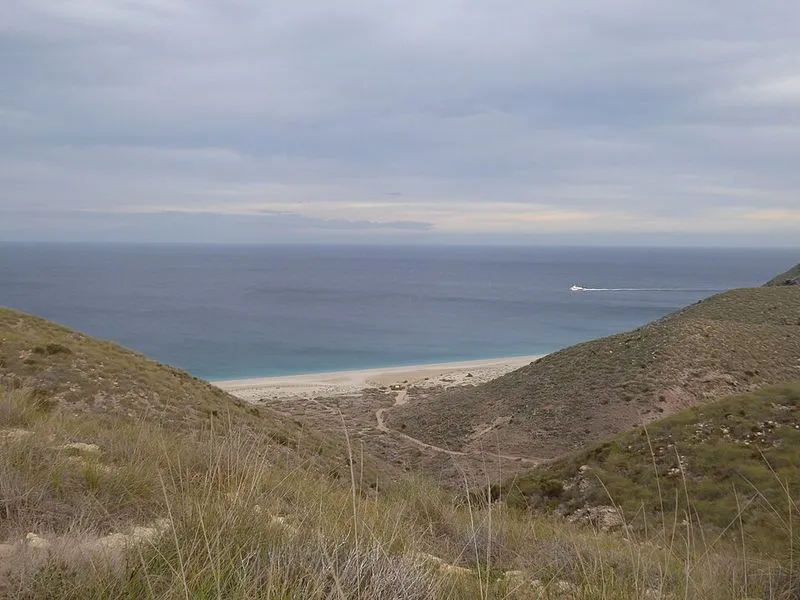 Playa de los Muertos en Carboneras, Almería — foto 8 de 9