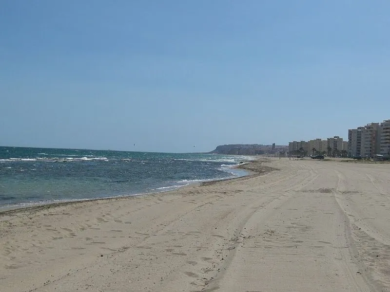 Playa de los Saladares en Alacant/Alicante