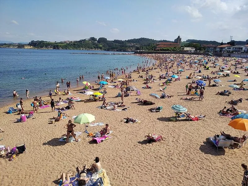 Playa de Luanco en Gozón, Asturias — foto 4 de 4