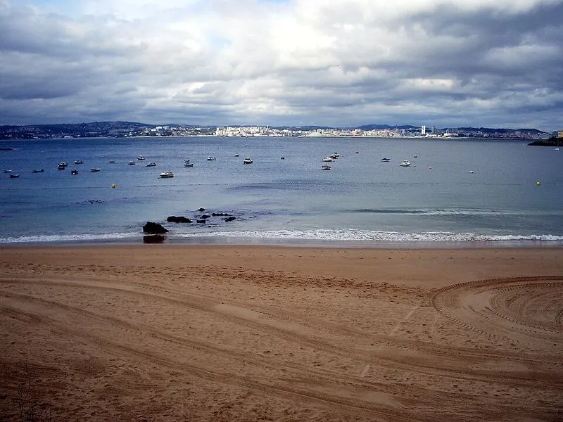 Playa de Mera en Oleiros, A Coruña — foto 2 de 2