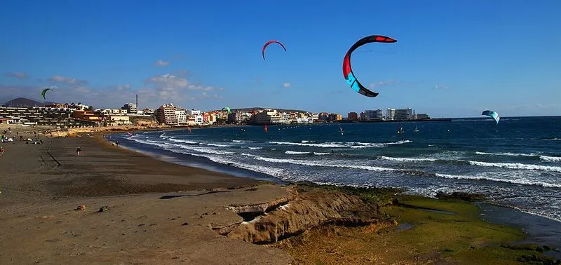 Playa de Montaña Roja en Yaiza