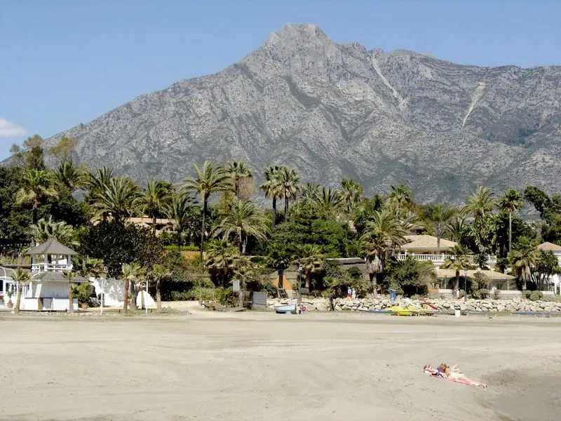 Playa Nagüeles en Marbella, Málaga — foto 3 de 6