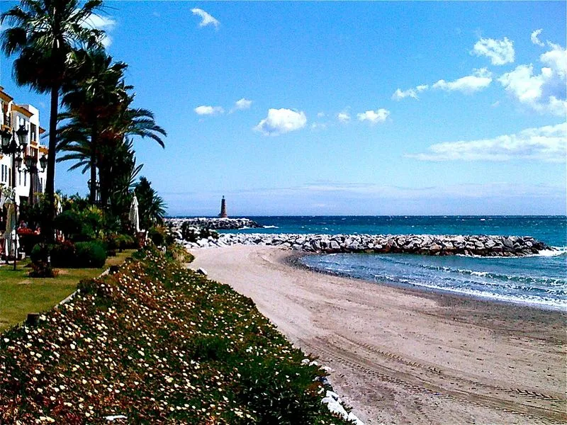 Playa de Nueva Andalucía en Marbella, Málaga — foto 5 de 6