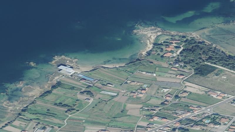 Vista aérea de Playa de O Rial en Vilanova de Arousa, Pontevedra