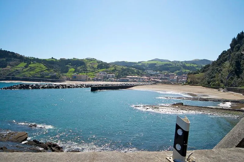 Playa Ondarbeltz en Mutriku, Guipúzcoa — foto 2 de 5