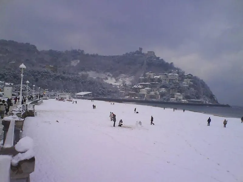 Playa Ondarreta en Donostia/San Sebastián, Guipúzcoa — foto 9 de 9
