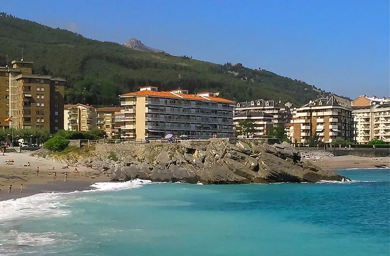 Playa de Ostende en Castro-Urdiales, Cantabria — foto 4 de 4
