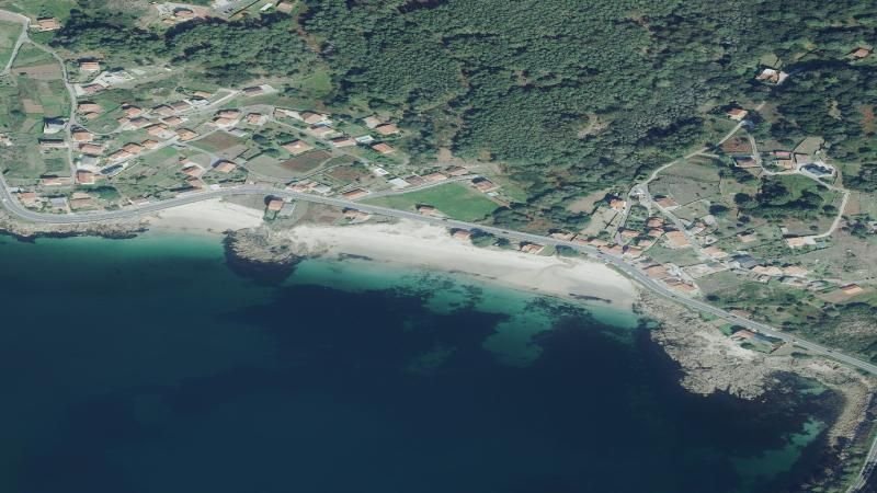 Vista aérea de Playa de Parameán en Muros, A Coruña