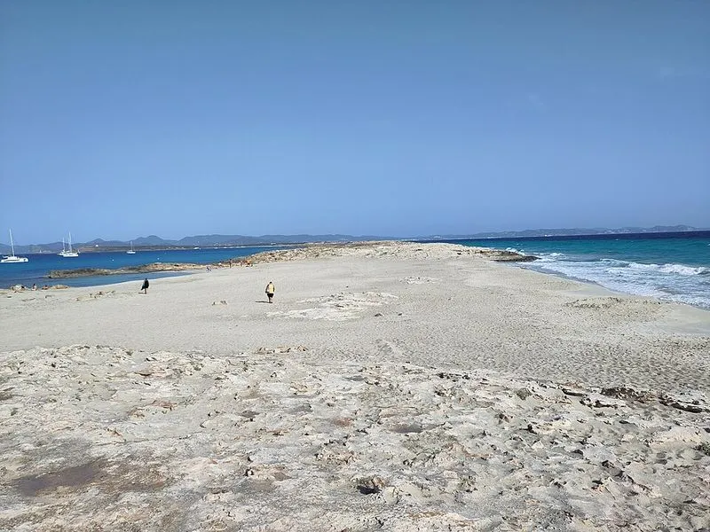 Playa de Pas d'En Adolf en Formentera, Islas Baleares — foto 2 de 9