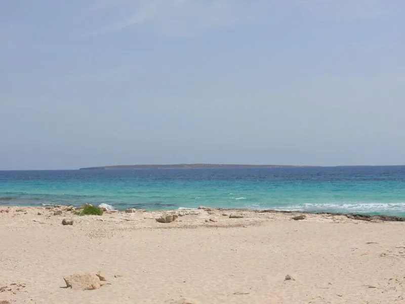 Playa de Pas d'En Adolf en Formentera, Islas Baleares — foto 3 de 9