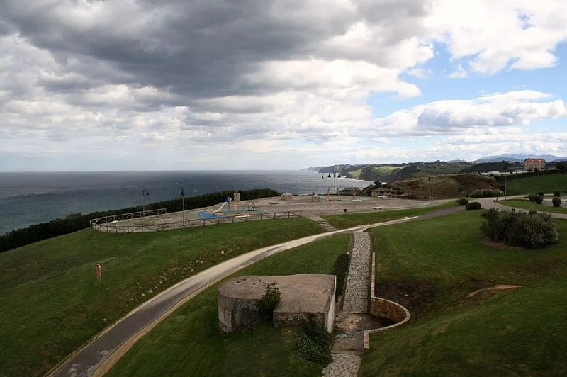 Playa Peñarrubia en Gijón, Asturias — foto 3 de 6