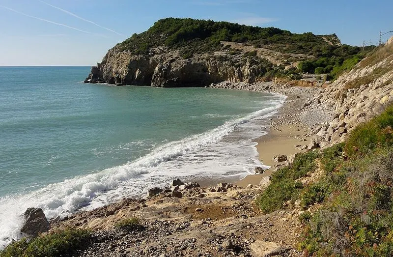 Platja de la Desenrocada en Sitges