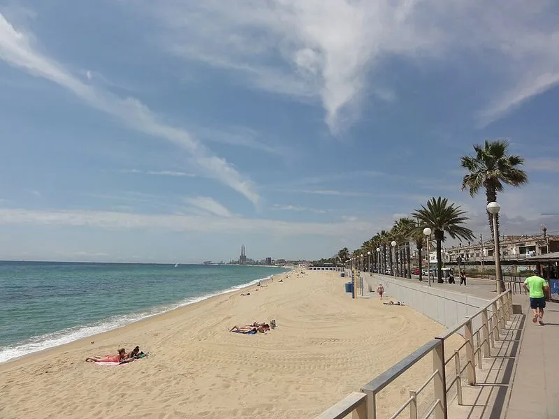 Platja del Cristall en Badalona, Barcelona — foto 3 de 7