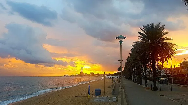 Platja del Cristall en Badalona, Barcelona — foto 2 de 7