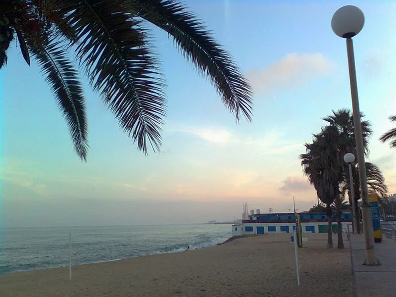 Platja del Cristall en Badalona, Barcelona — foto 4 de 7