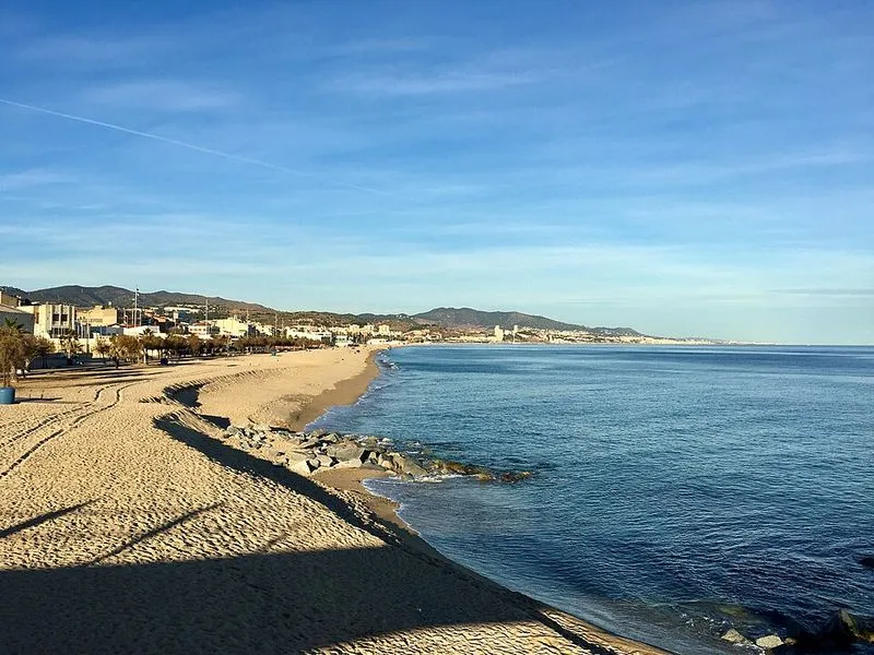 Playa Platja del Pont de Petroli en Badalona, Barcelona — foto 8 de 10