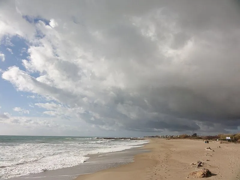 Playa Platja Llarga d'Ibersol en Vilanova i la Geltrú, Barcelona — foto 2 de 6