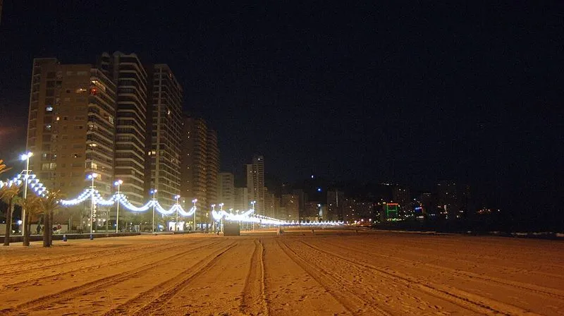 Playa Playa de Poniente en Benidorm, Alicante — foto 8 de 9