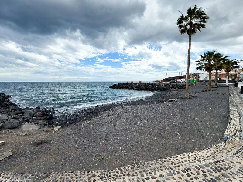 Playa Playa del Alcalde en Candelaria, Santa Cruz de Tenerife — foto 4 de 5