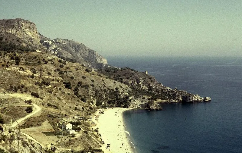 Playa Playa del Marqués en Nerja, Málaga — foto 2 de 9