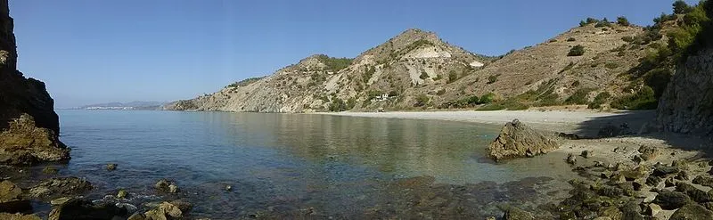 Playa Playa del Marqués en Nerja, Málaga — foto 4 de 9