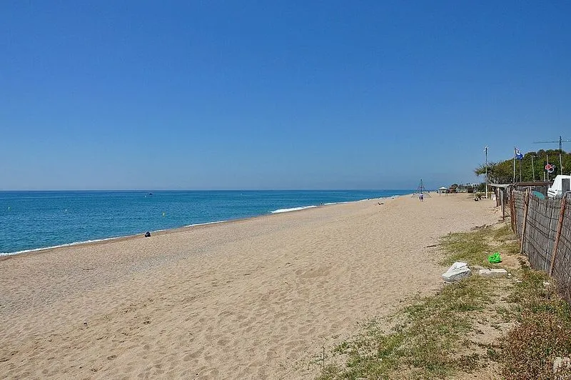 Playa del Pins en Pineda de Mar