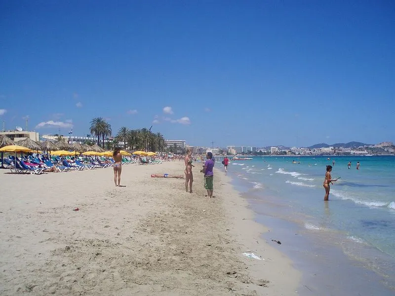 Playa d'en Bossa en Eivissa, Islas Baleares — foto 4 de 9