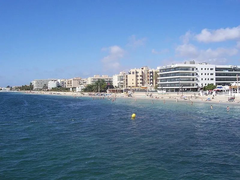 Playa d'en Bossa en Eivissa, Islas Baleares — foto 6 de 9
