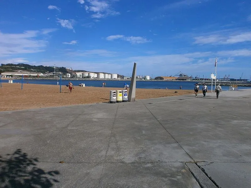 Playa de Poniente en Gijón, Asturias — foto 6 de 8