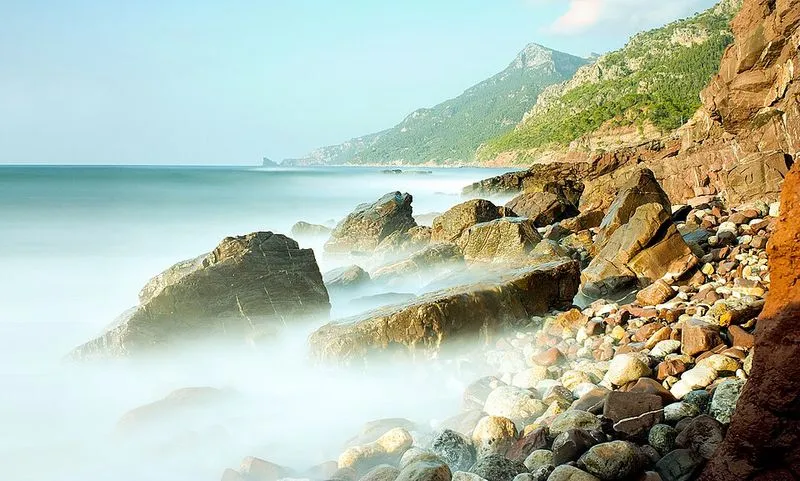 Playa Port D'Es Canonge en Banyalbufar, Islas Baleares — foto 8 de 10