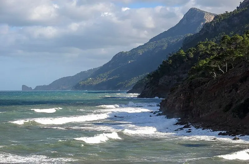 Playa Port D'Es Canonge en Banyalbufar, Islas Baleares — foto 5 de 10
