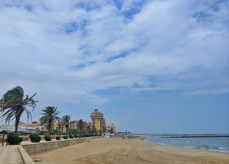 Playa de Port-Saplaya Sur en Alboraya, Valencia — foto 2 de 5