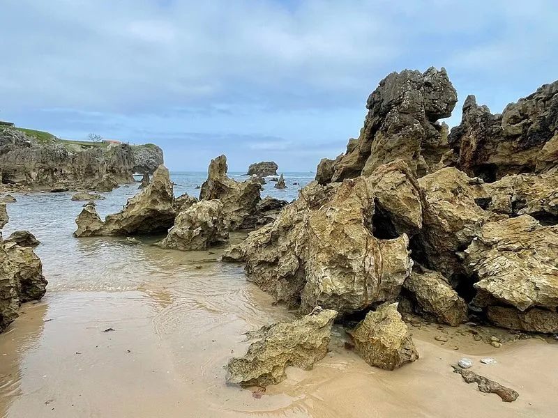Playa de Portiellu de Cué en Llanes, Asturias — foto 4 de 5